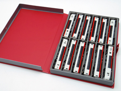 赤色の21m級12両用車両ケース(グレーウレタン) [YP-883]