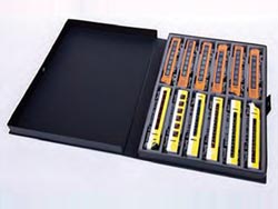 21m級対応12両車両ケース(ブラックケース・グレーウレタン) [YP-808]