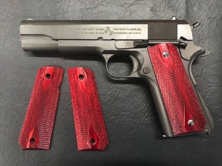 ウッドグリップ ガバメント / 45AUTO(ダイヤチェッカー/レッド) [AWG-419]